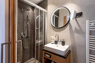 ALMA Appartement HERBST Badezimmer 1
