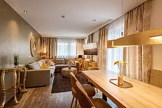 ALMA Appartement SOMMER Wohnzimmer