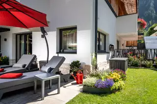 Appartements ALMA Mayrhofen Terrasse Garten