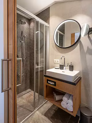 ALMA Appartement HERBST Badezimmer 1